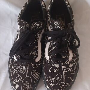 Black and White Artistic Low-Top Sneakers